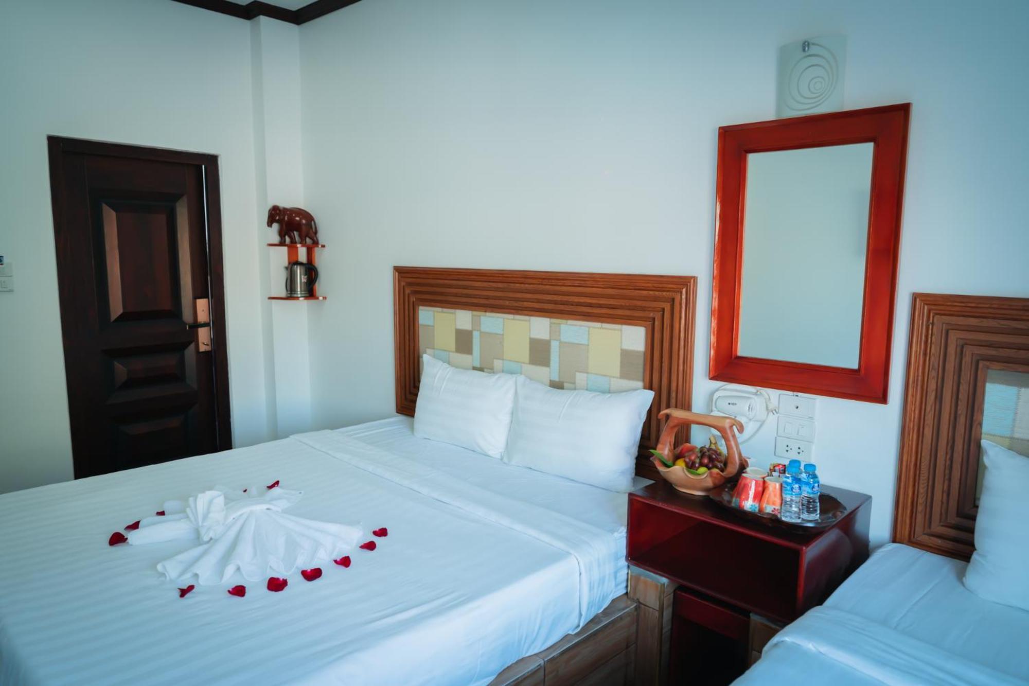 Vientiane Ruby Riverside Hotel エクステリア 写真