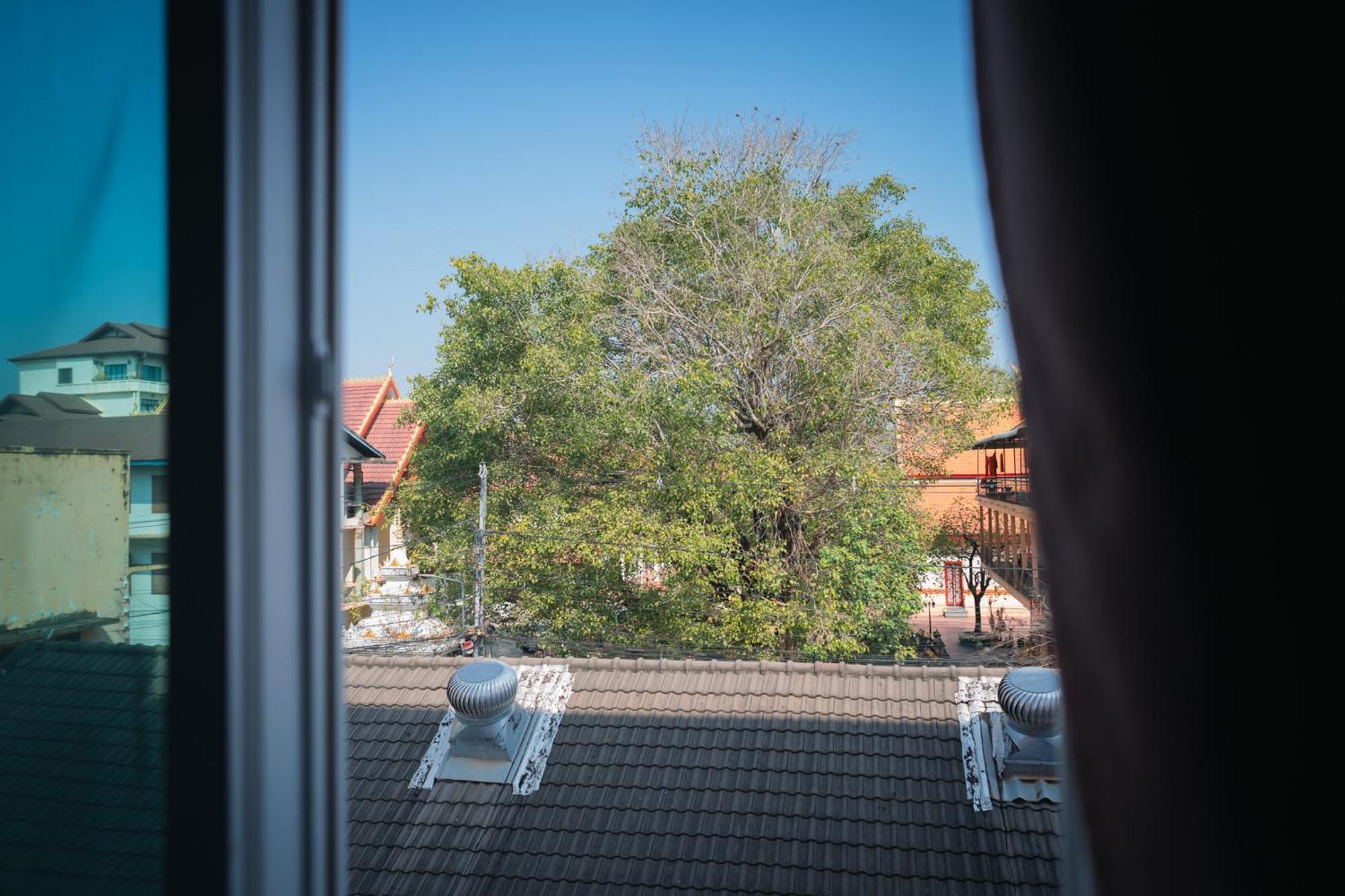 Vientiane Ruby Riverside Hotel エクステリア 写真