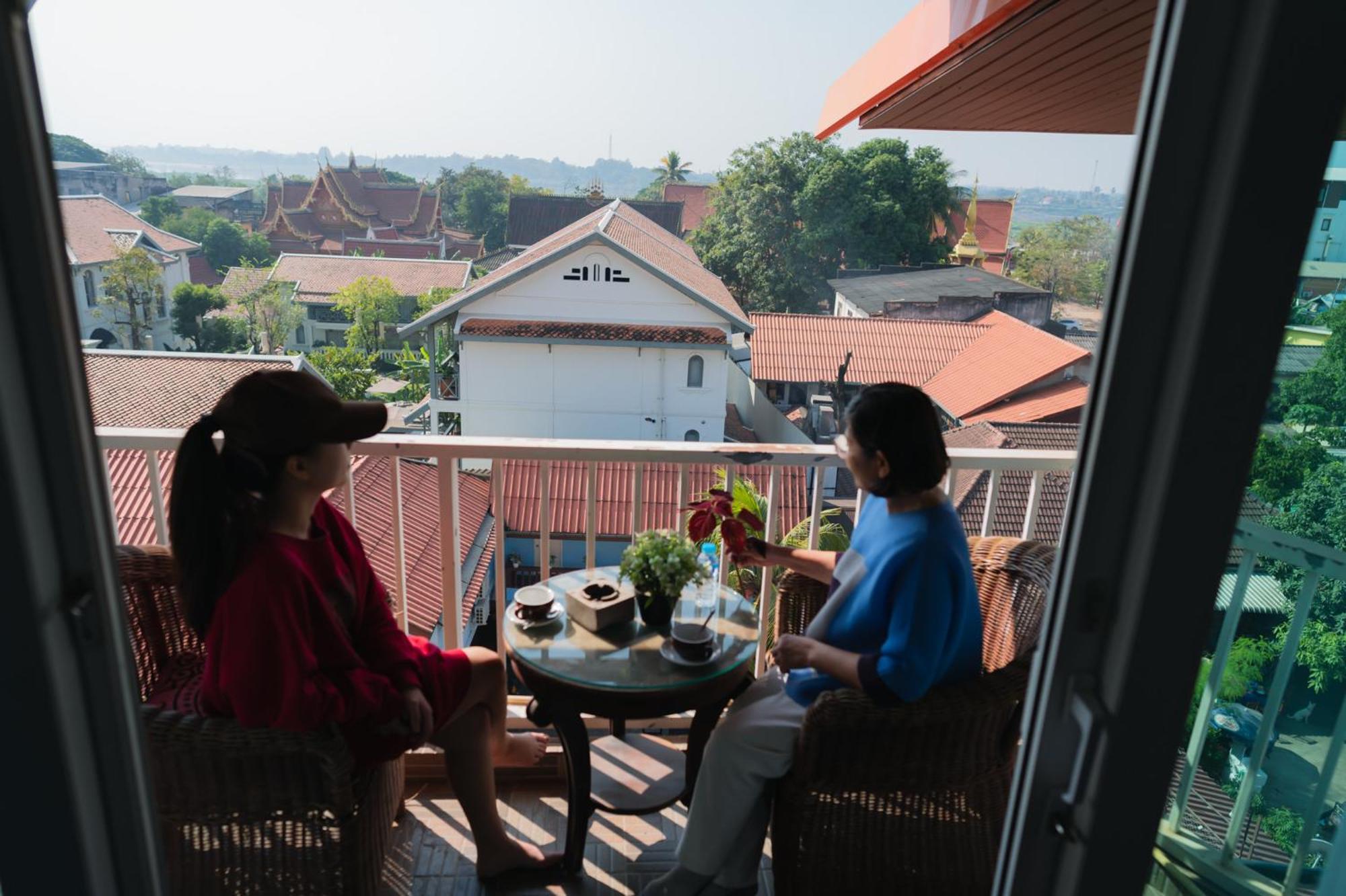 Vientiane Ruby Riverside Hotel エクステリア 写真