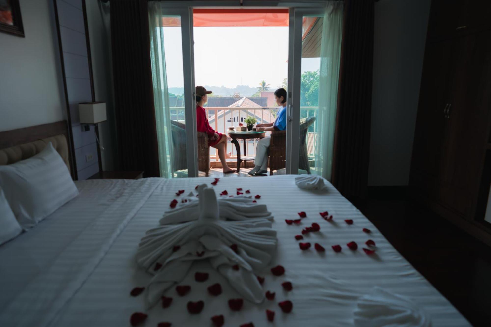 Vientiane Ruby Riverside Hotel エクステリア 写真